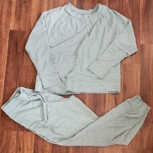 Live Love Lounge By Karen Neuburger Sweatshirt and Jogger Set Size Large Petite
